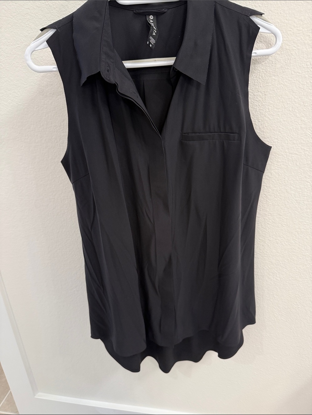 Athleta Black Sleeveless Collared Blouse